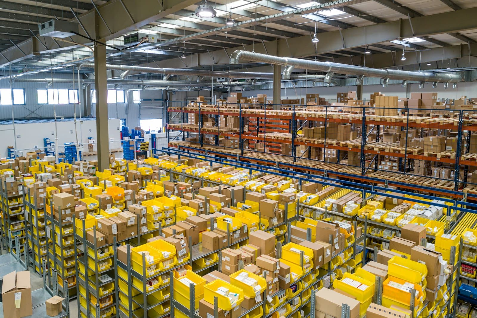 Warehouse freight handling